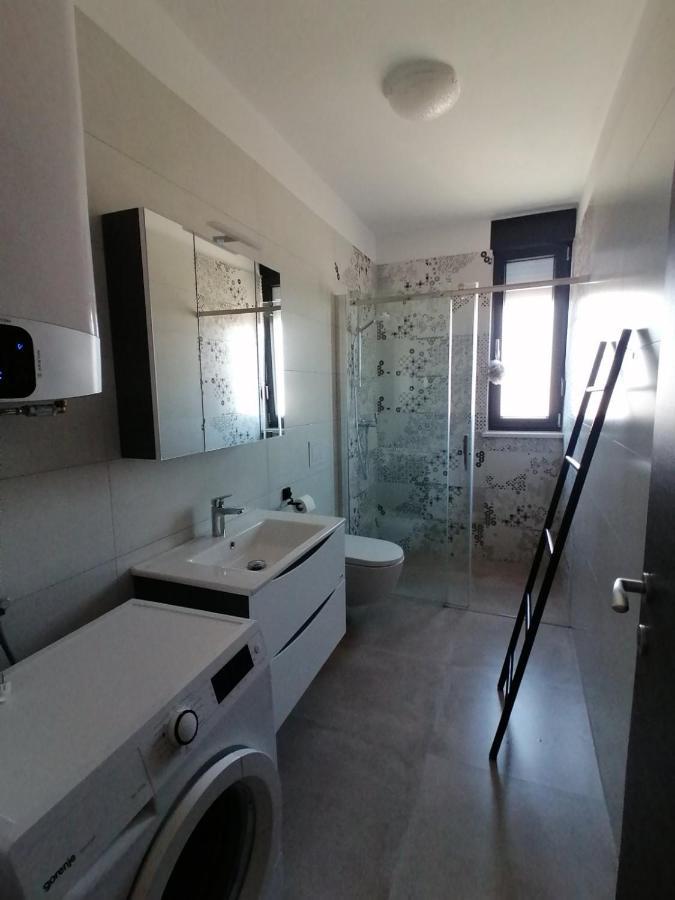 Enjoy Pula - New Apt With Terrace And Free Parking Garage 외부 사진