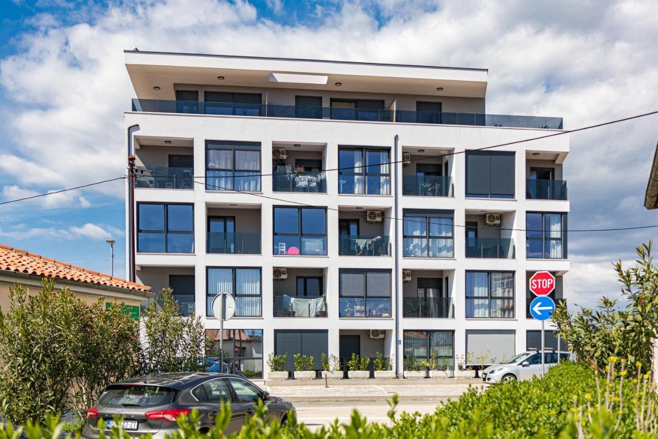 Enjoy Pula - New Apt With Terrace And Free Parking Garage 외부 사진