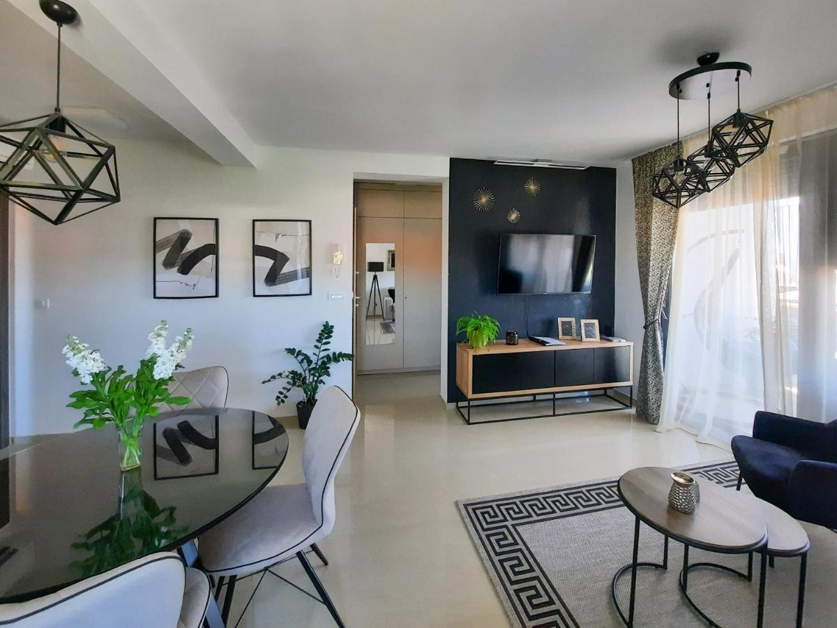 Enjoy Pula - New Apt With Terrace And Free Parking Garage 외부 사진